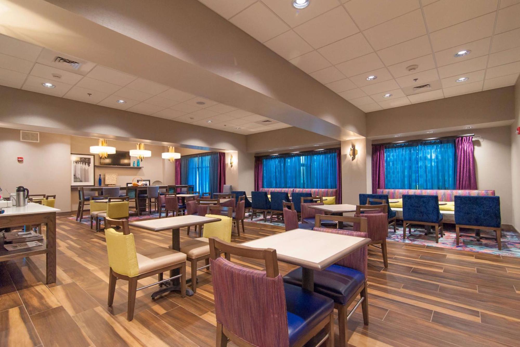 Hampton Inn Norwich Exterior foto